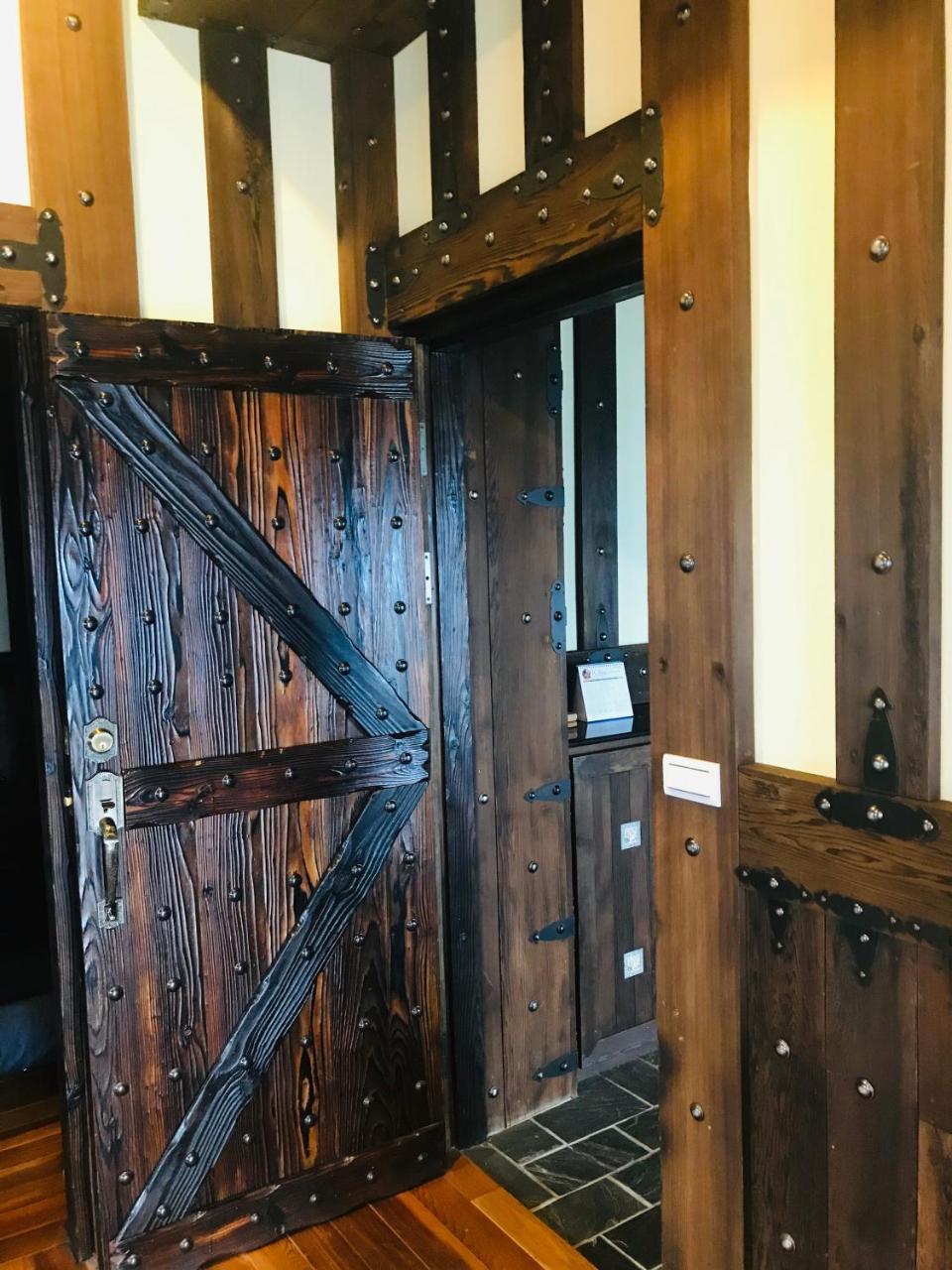 רן-איי Black Forest Manor מראה חיצוני תמונה
