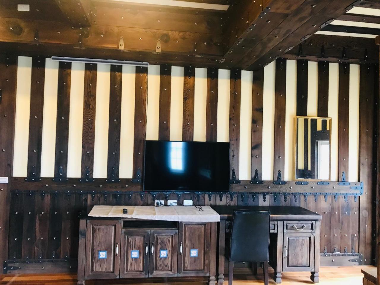 רן-איי Black Forest Manor מראה חיצוני תמונה