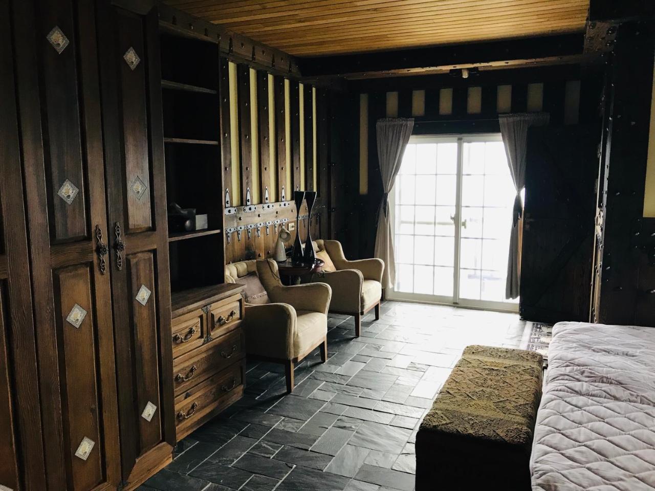 רן-איי Black Forest Manor מראה חיצוני תמונה