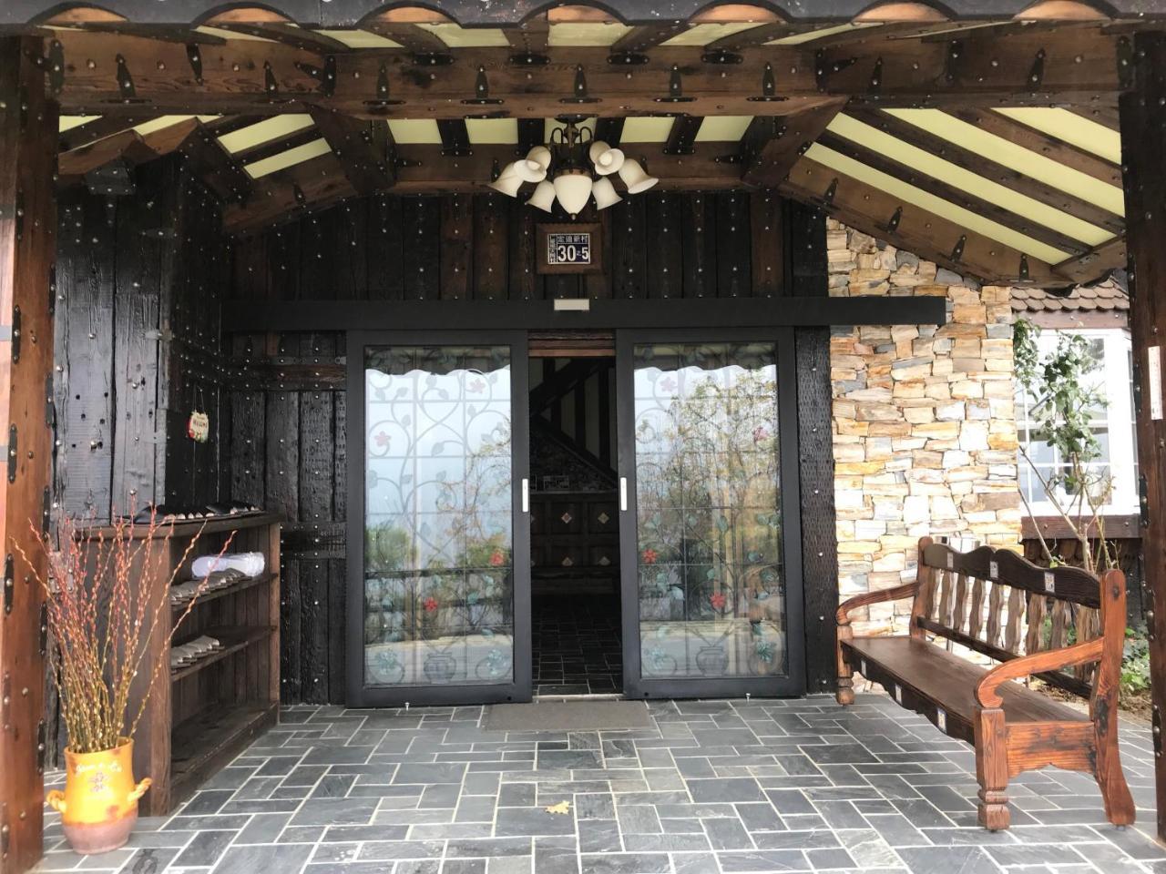 רן-איי Black Forest Manor מראה חיצוני תמונה