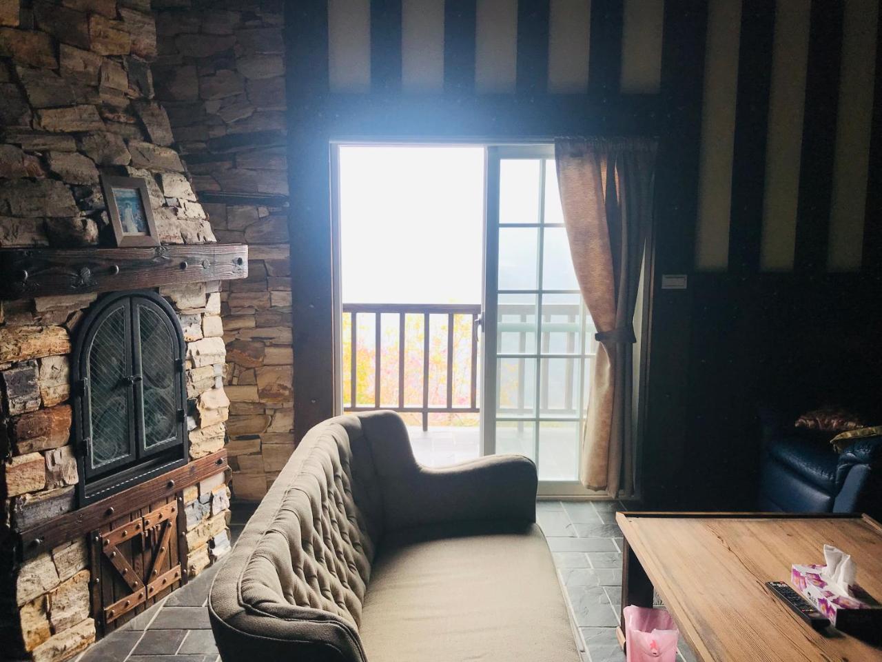רן-איי Black Forest Manor מראה חיצוני תמונה