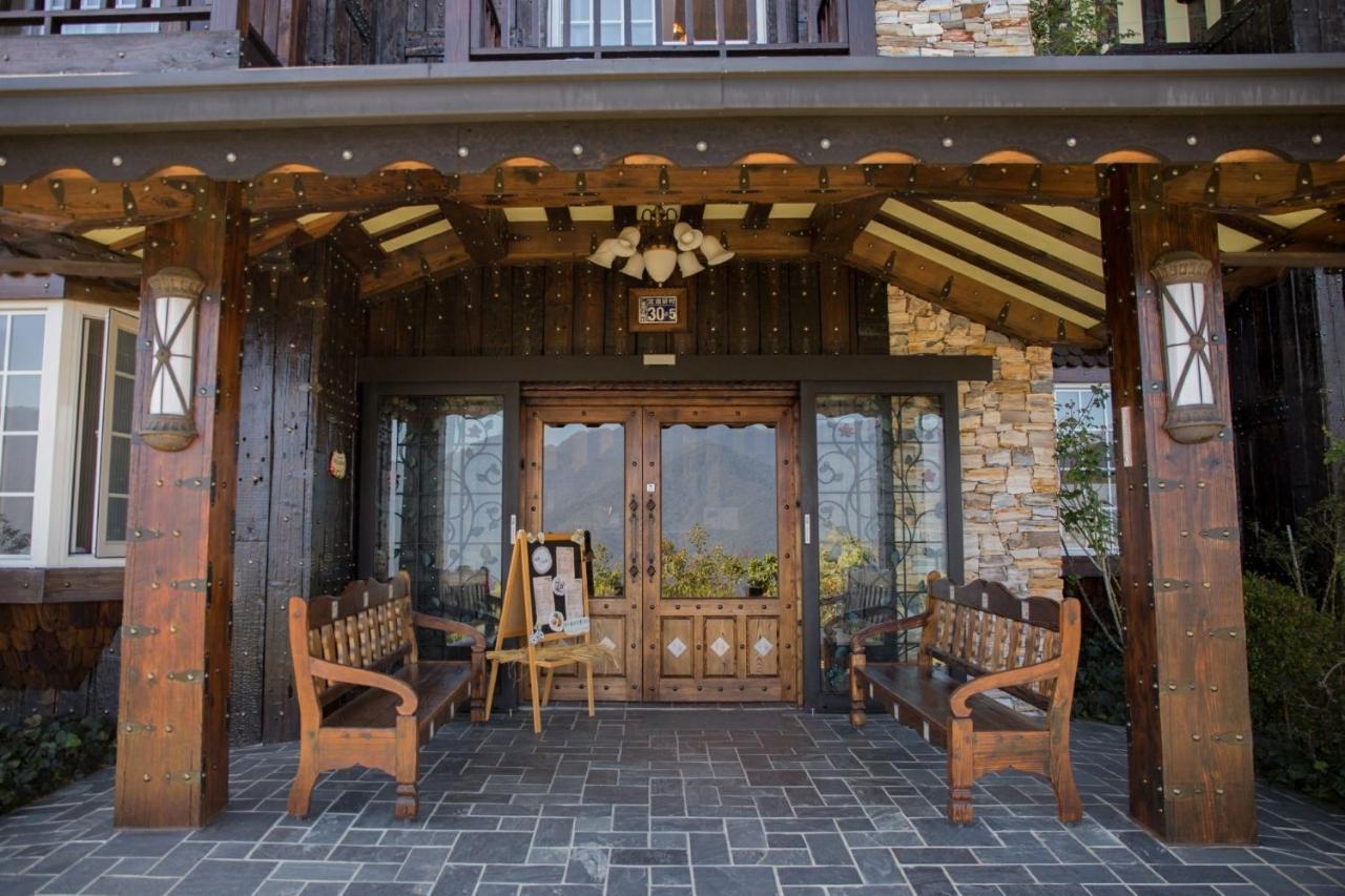 רן-איי Black Forest Manor מראה חיצוני תמונה
